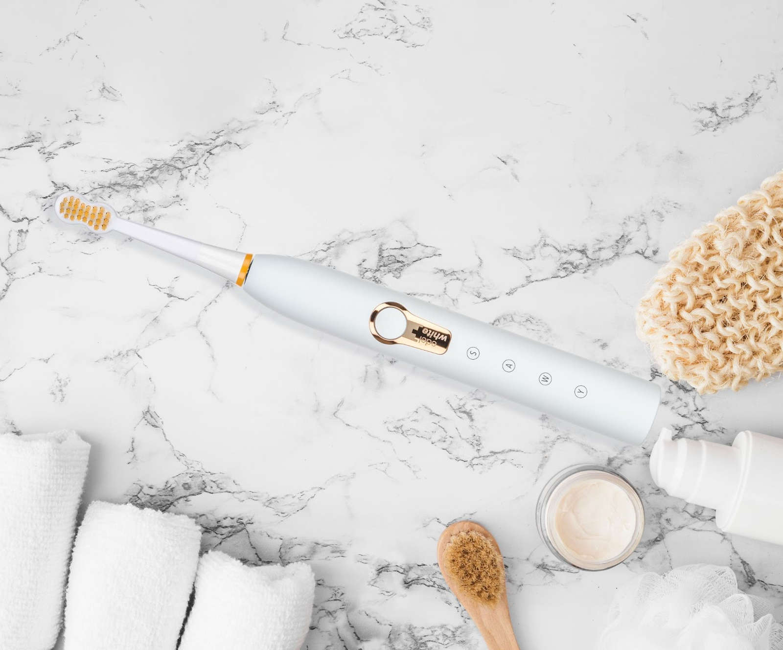 Hydrodynamic sonic toothbrush with whirlpool